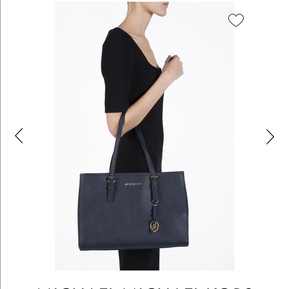 Michael Kors Handbags - Michael Kors Jetset Travel Shoulder Bag 30T3GTVT7L